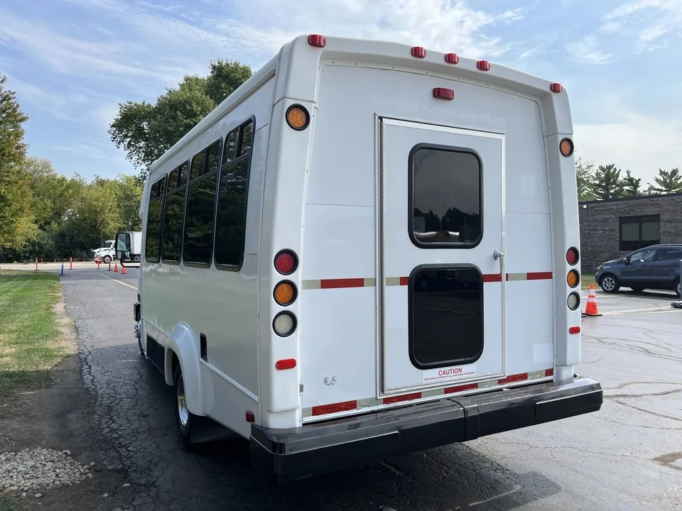 2015 Ford Econoline Van - Image 11 of 12
