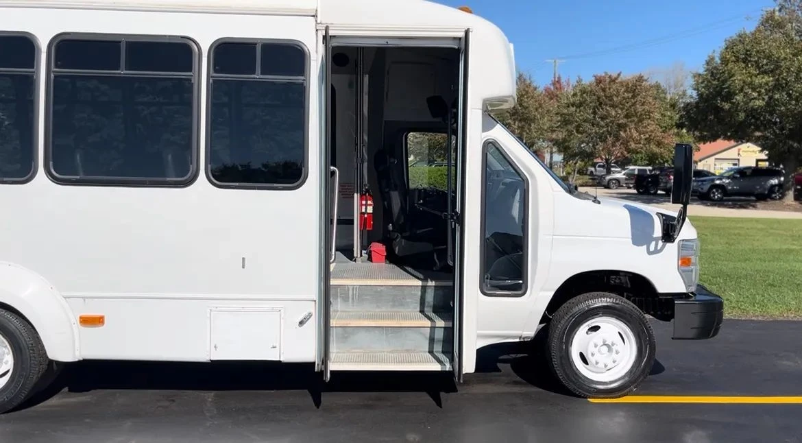 2015 Ford Econoline Van - Image 6 of 12