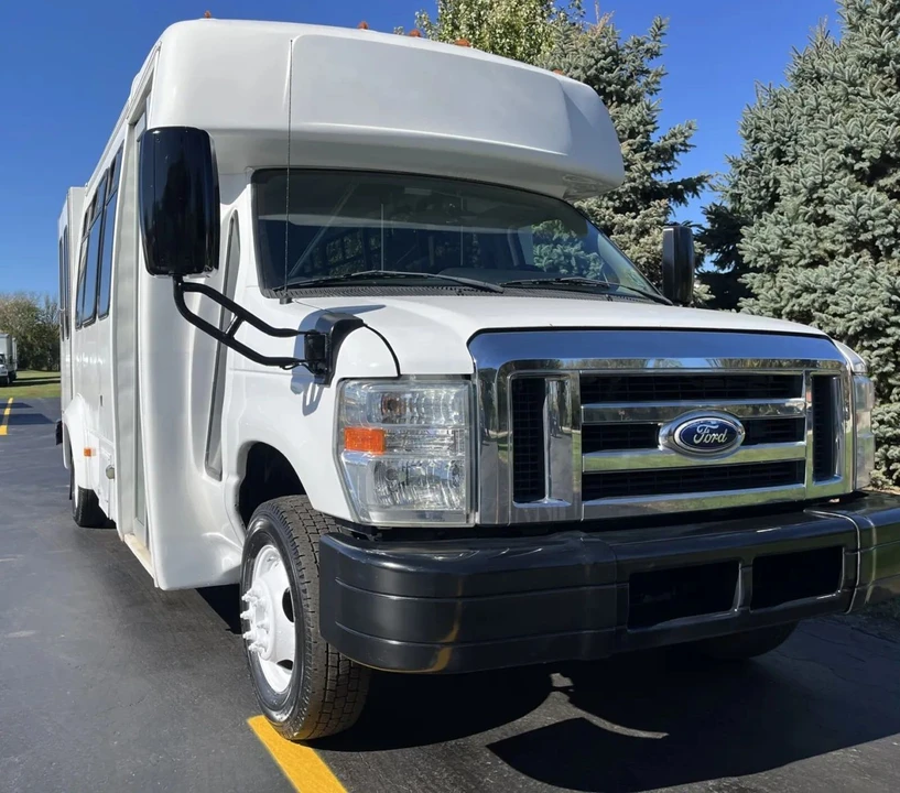 2015 Ford Econoline Van - Image 3 of 12