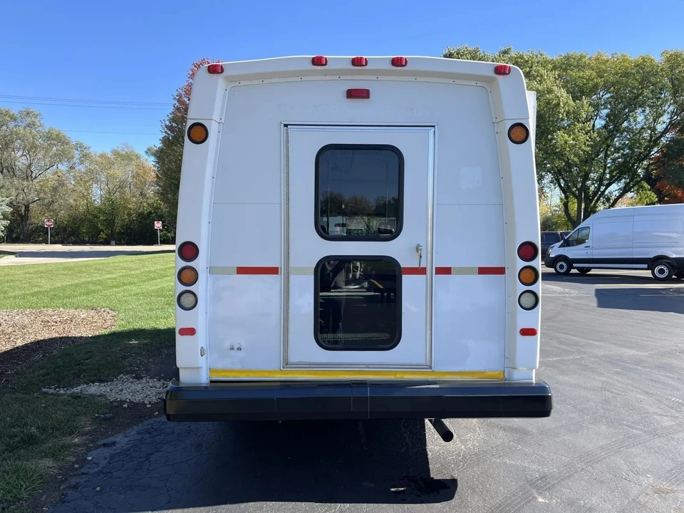 2015 Ford Econoline Van - Image 12 of 12