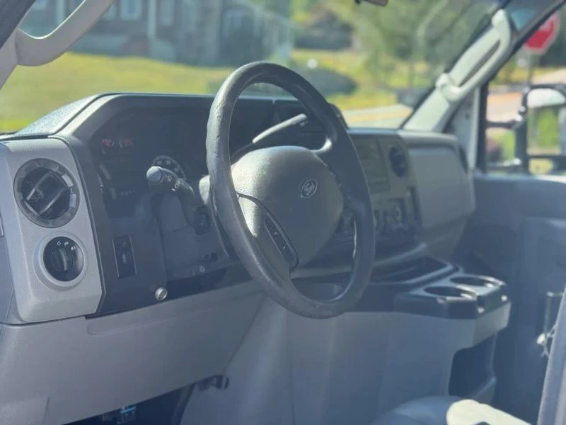 2015 Ford Econoline Van - Image 12 of 12