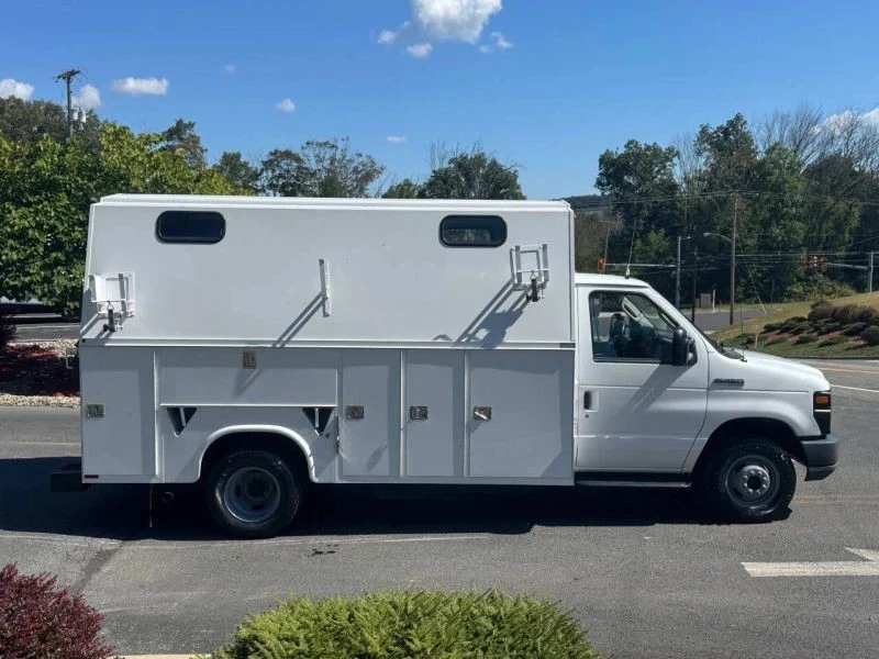 2015 Ford Econoline Van - Image 5 of 12