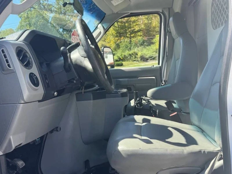 2015 Ford Econoline Van - Image 11 of 12
