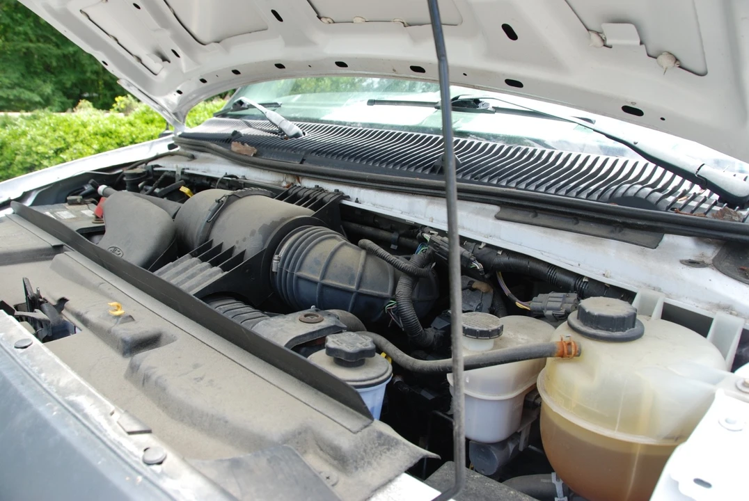 2015 Ford Econoline Van - Image 3 of 21