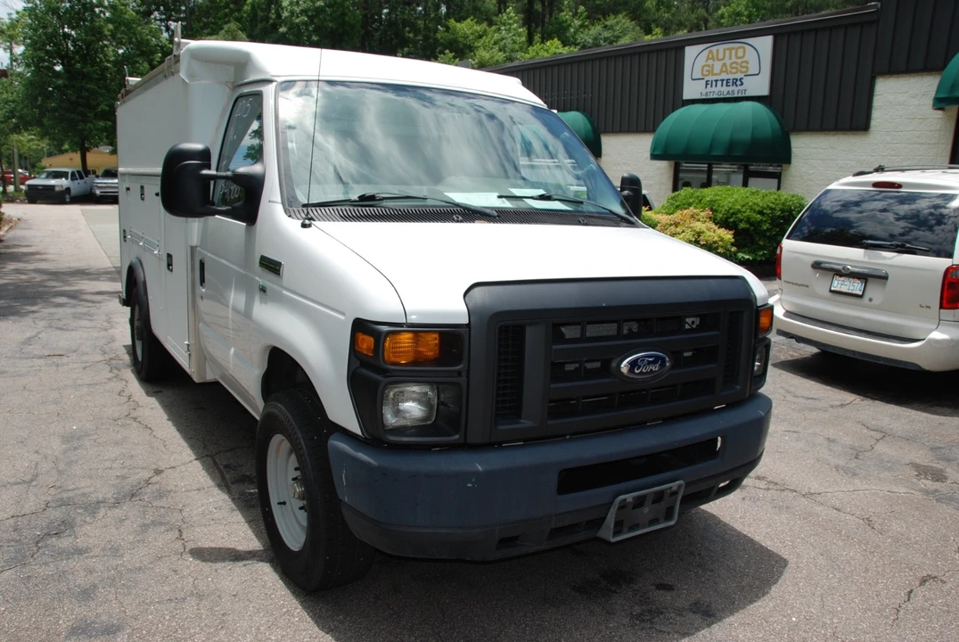2015 Ford Econoline Van - Image 8 of 21