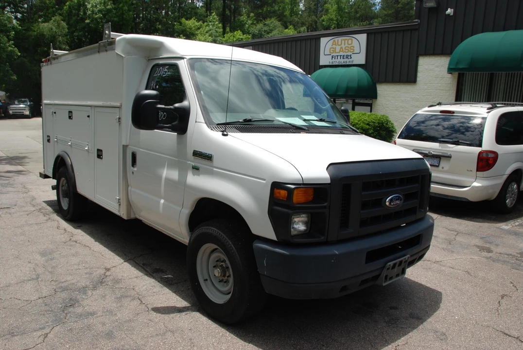 2015 Ford Econoline Van - Image 9 of 21