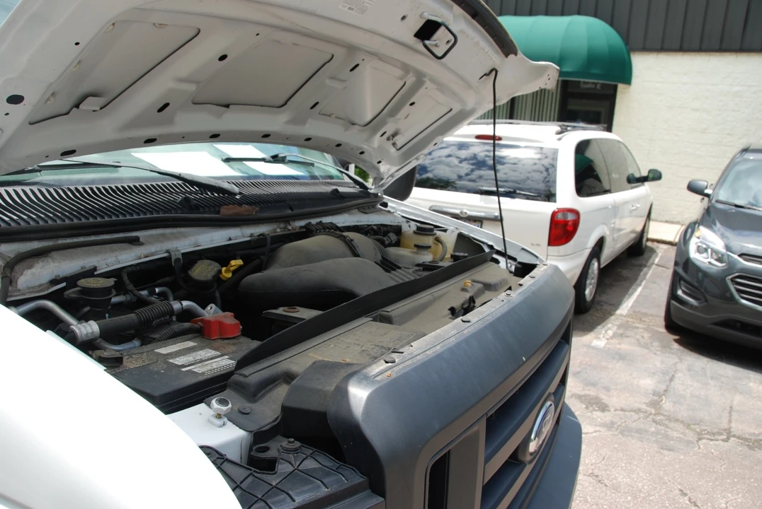 2015 Ford Econoline Van - Image 5 of 21