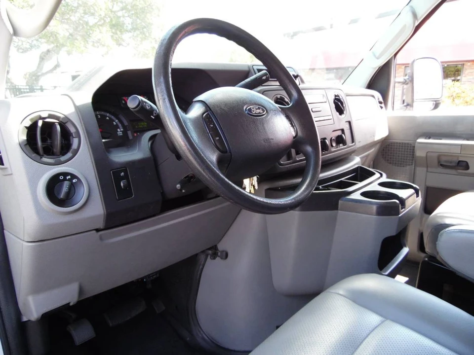 2015 Ford Econoline Van - Image 15 of 24