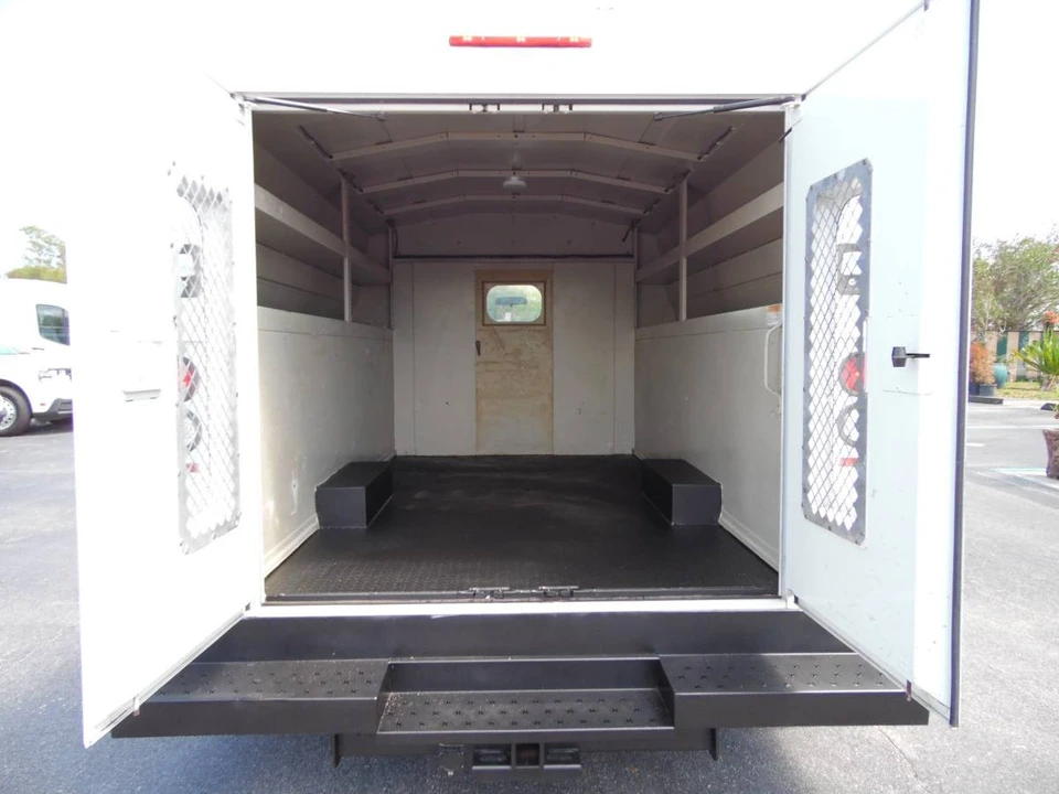 2015 Ford Econoline Van - Image 8 of 24