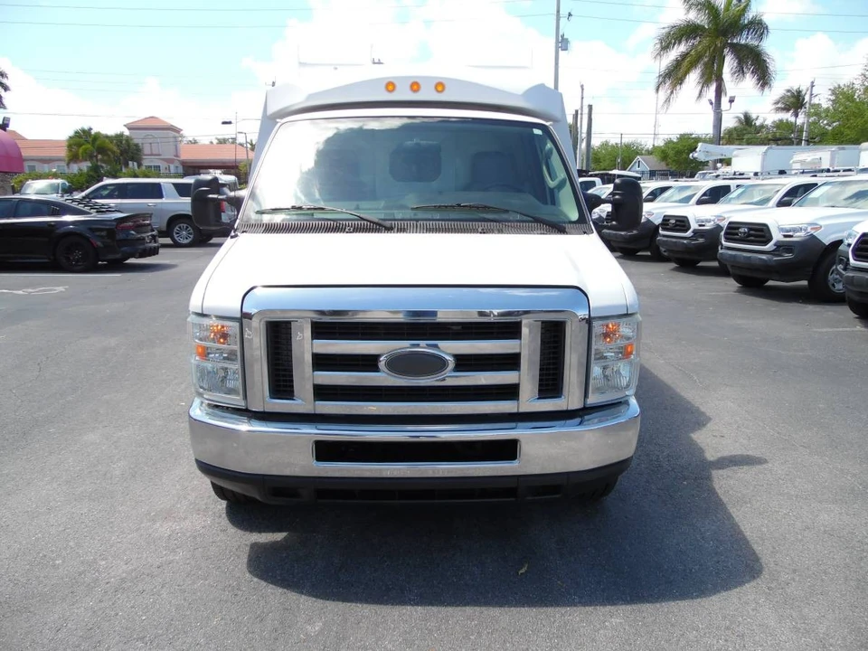 2015 Ford Econoline Van - Image 2 of 24
