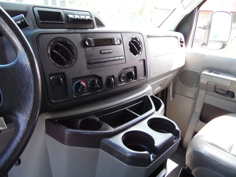 2015 Ford Econoline Van - Image 16 of 24