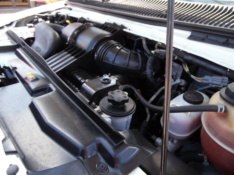 2015 Ford Econoline Van - Image 22 of 24