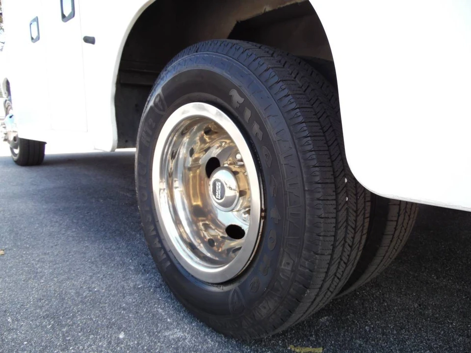 2015 Ford Econoline Van - Image 24 of 24