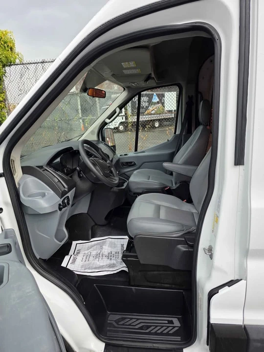 2015 Ford Econoline Van - Image 7 of 12