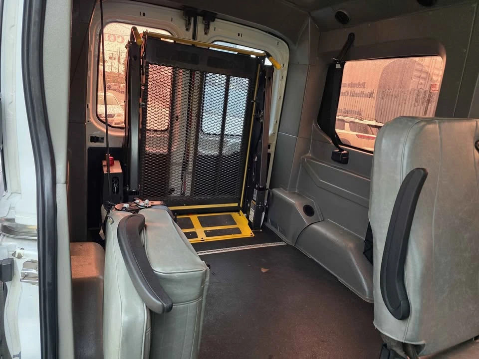 2015 Ford Econoline Van - Image 11 of 12