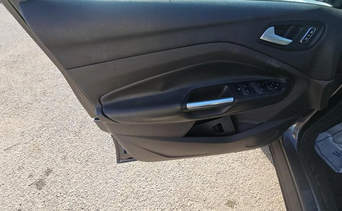 2015 Ford Escape - Image 9 of 15