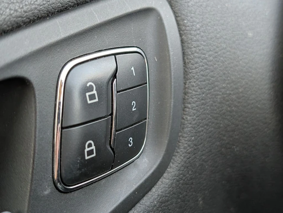 2015 Ford Escape - Image 14 of 27