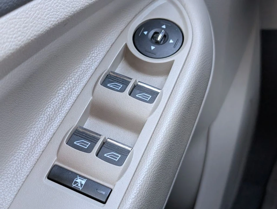 2015 Ford Escape - Image 12 of 27