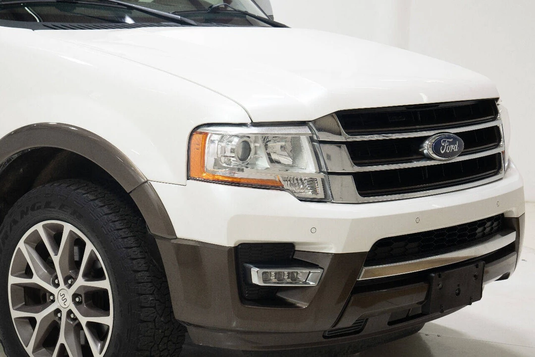 2015 Ford Expedition 3rd Gen - Image 9 of 12