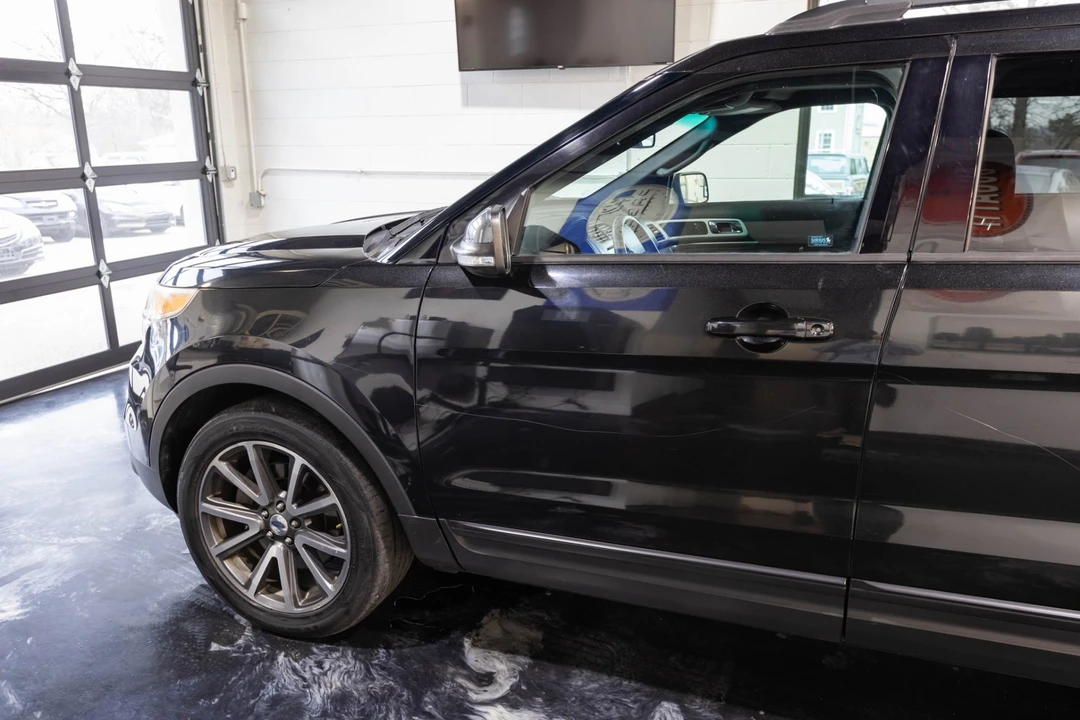 2015 Ford Explorer 5th Gen - Image 3 of 21