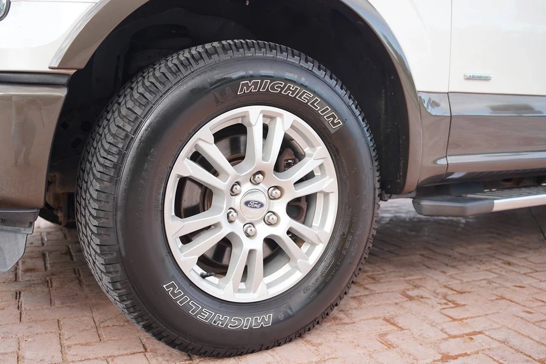 2015 Ford F-150 13th Gen - Image 17 of 31
