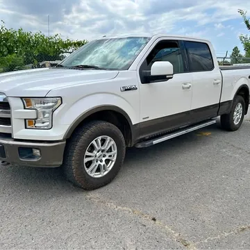 2015 Ford F150 SuperCrew Cab Lariat Pickup 4D 5 1/2 ft