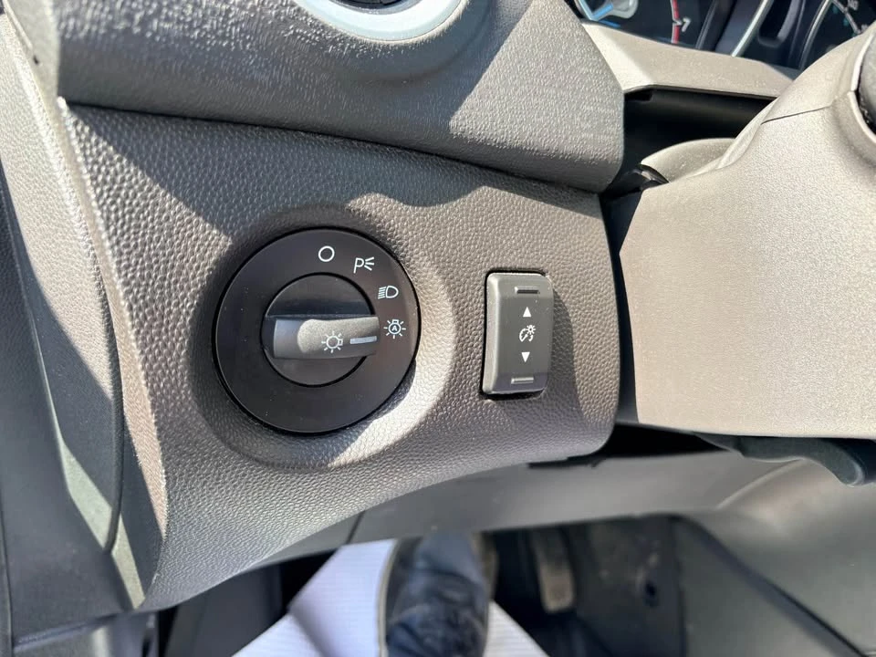 2015 Ford Fiesta - Image 16 of 19