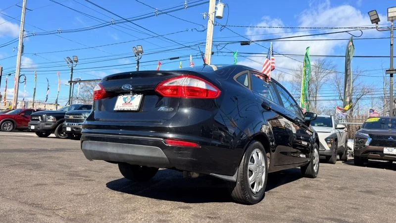 2015 Ford Fiesta - Image 9 of 12