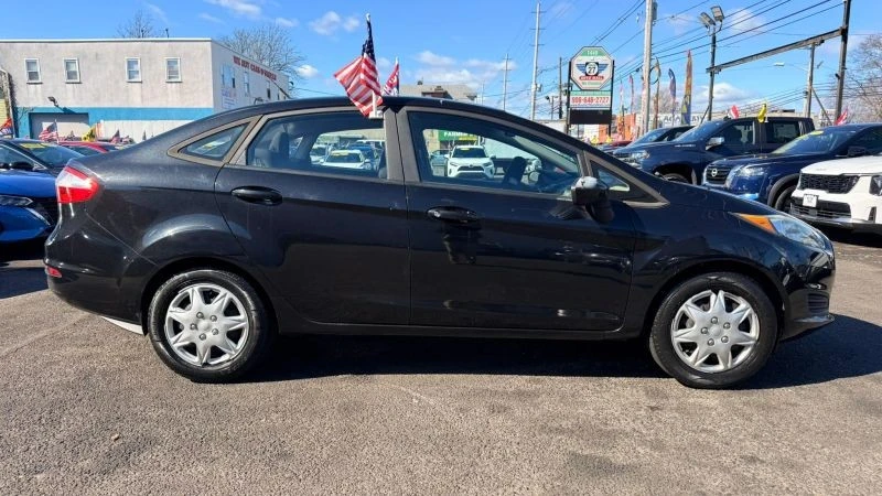 2015 Ford Fiesta - Image 11 of 12