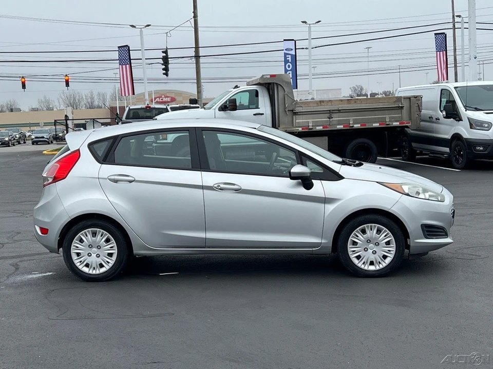 2015 Ford Fiesta - Image 2 of 12