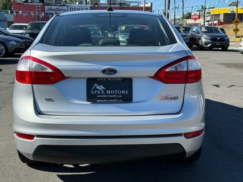2015 Ford Fiesta - Image 8 of 12