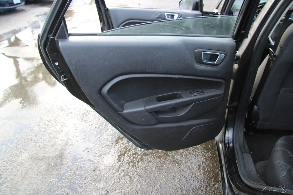 2015 Ford Fiesta - Image 18 of 21