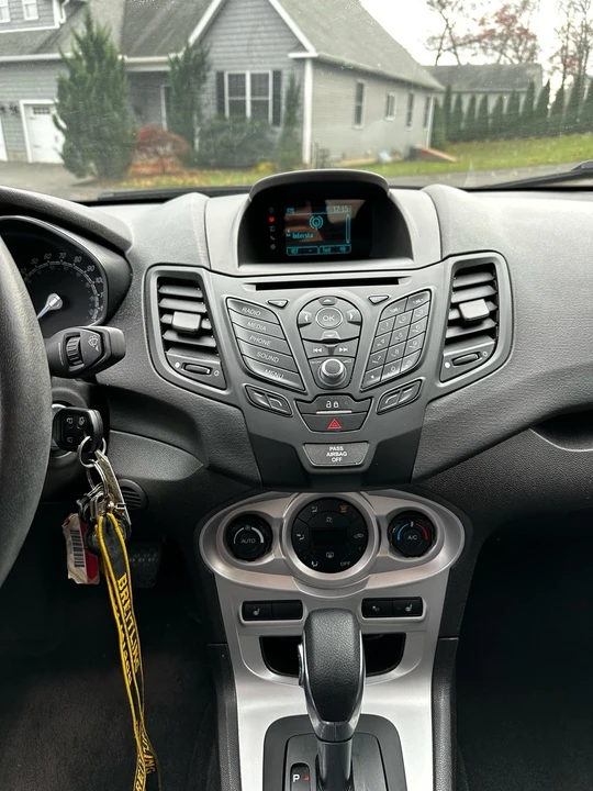 2015 Ford Fiesta - Image 15 of 20