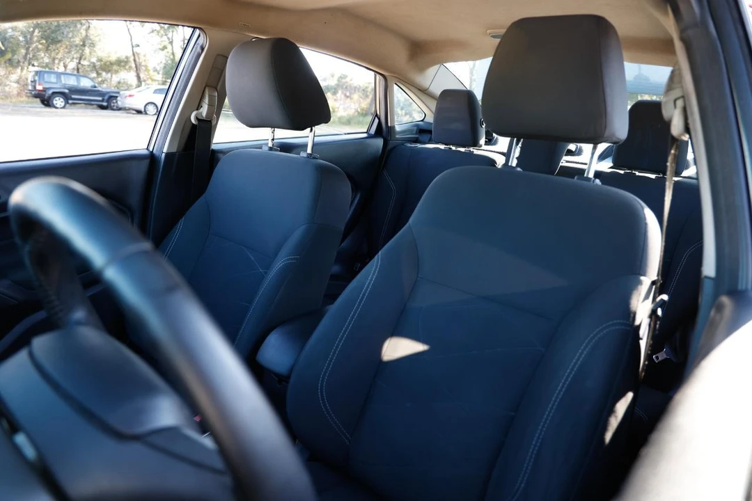 2015 Ford Fiesta - Image 6 of 12