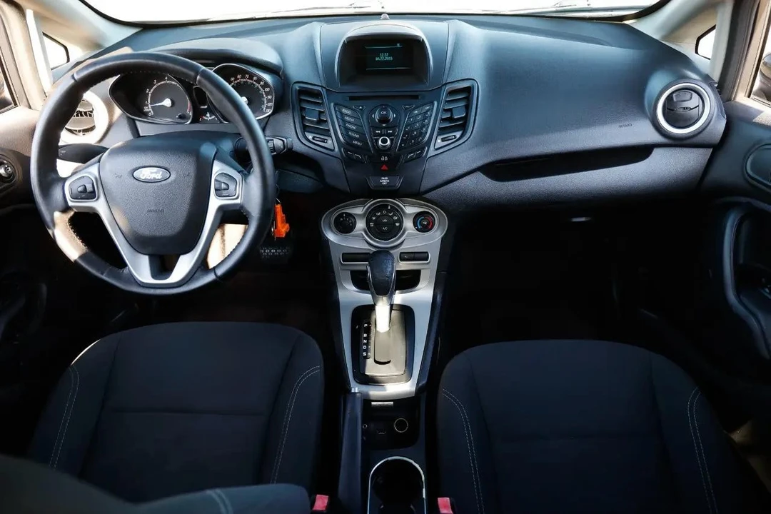 2015 Ford Fiesta - Image 2 of 12