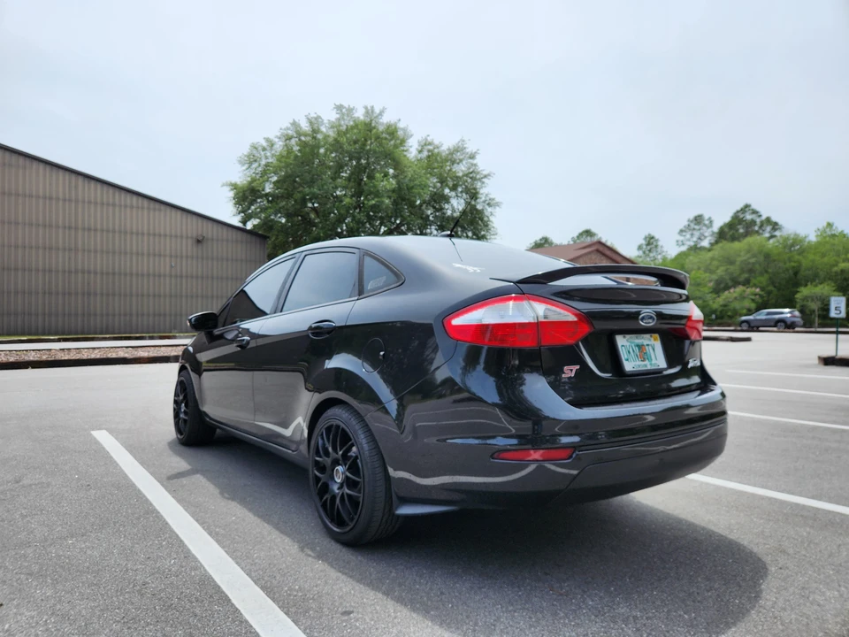 2015 Ford Fiesta - Image 8 of 31