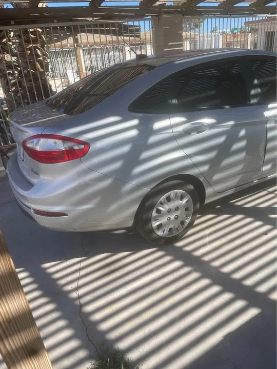 2015 Ford Fiesta - Image 4 of 5