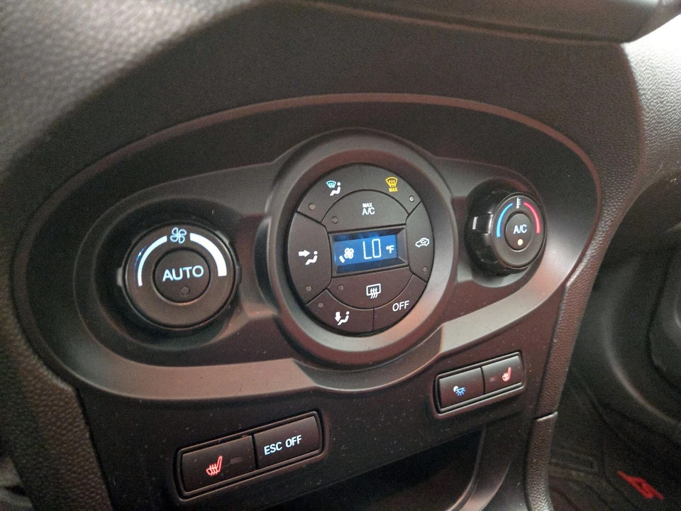 2015 Ford Fiesta - Image 16 of 26