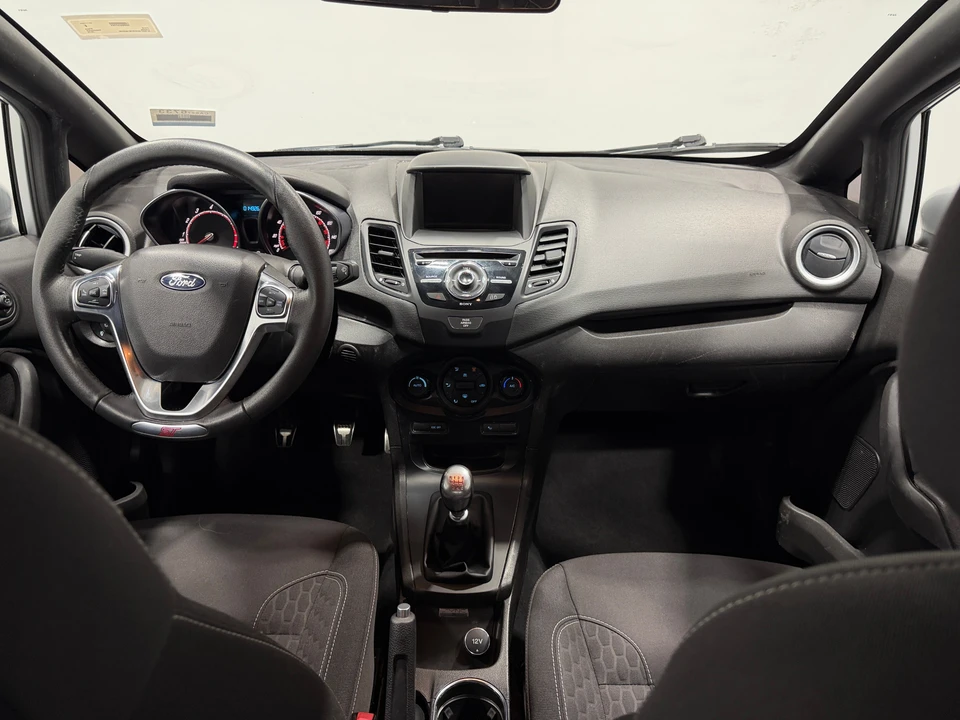 2015 Ford Fiesta - Image 6 of 31