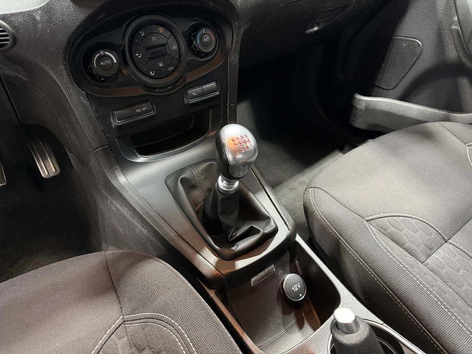 2015 Ford Fiesta - Image 7 of 31
