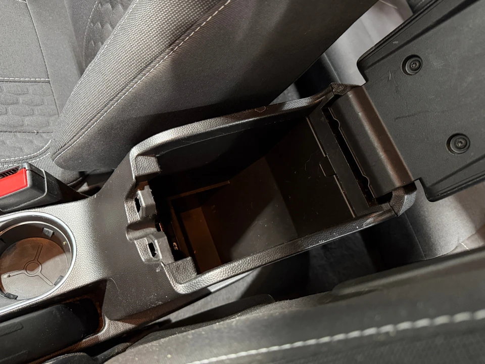 2015 Ford Fiesta - Image 13 of 31