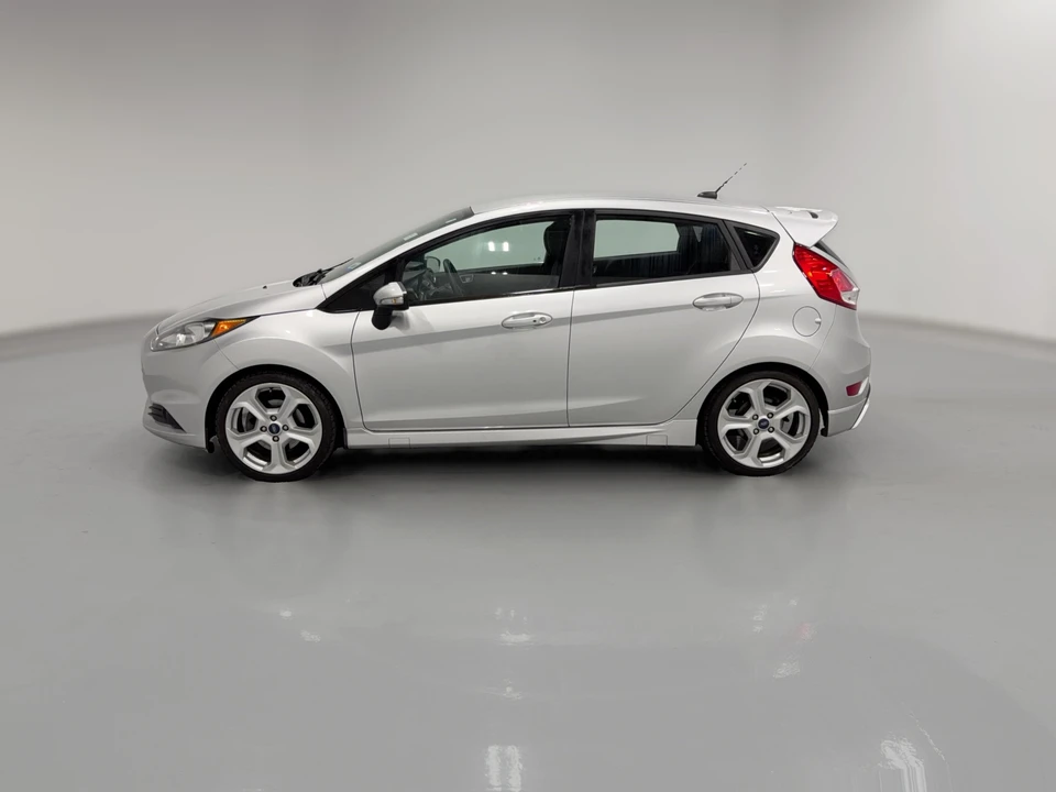2015 Ford Fiesta - Image 25 of 31