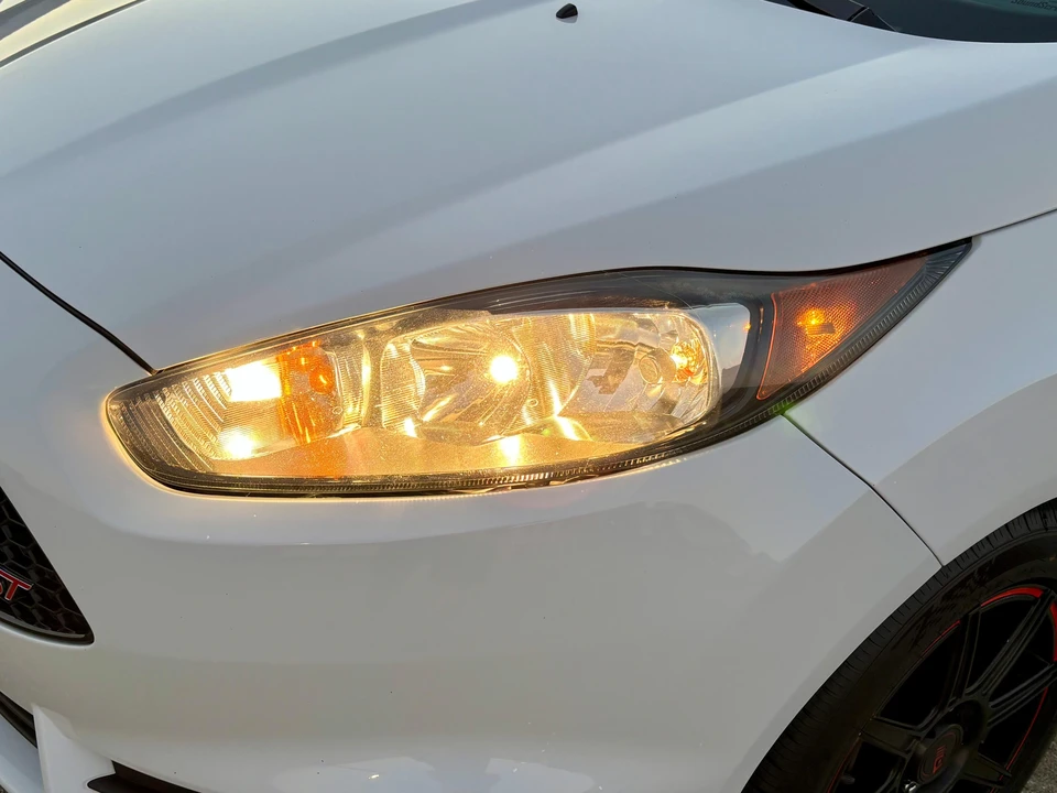 2015 Ford Fiesta - Image 19 of 31