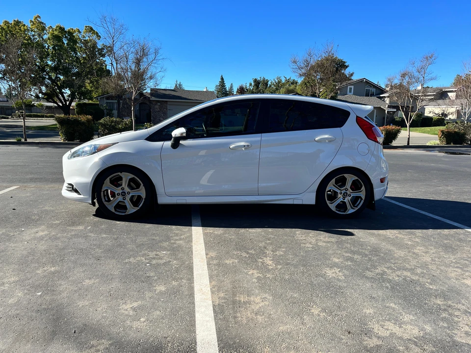 2015 Ford Fiesta - Image 6 of 28