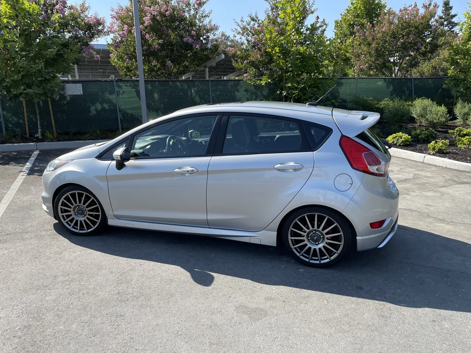 2015 Ford Fiesta - Image 9 of 31