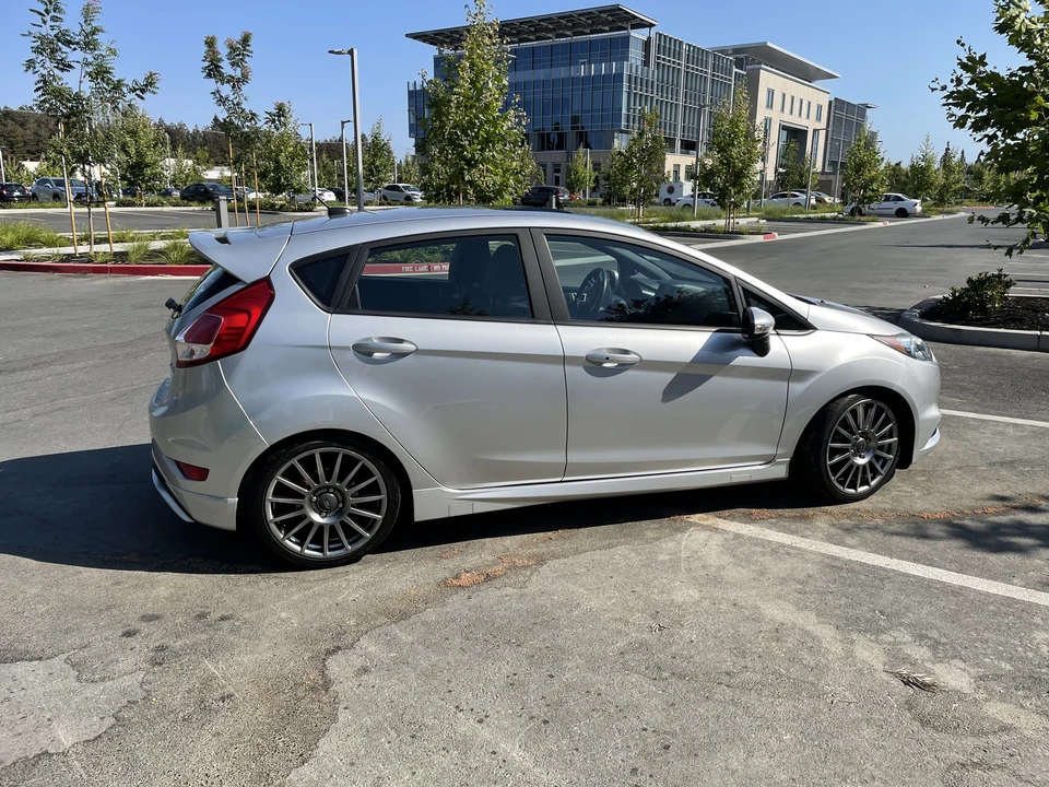 2015 Ford Fiesta - Image 15 of 31