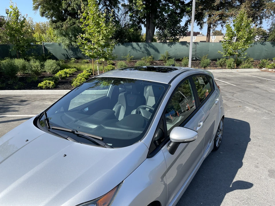 2015 Ford Fiesta - Image 25 of 31
