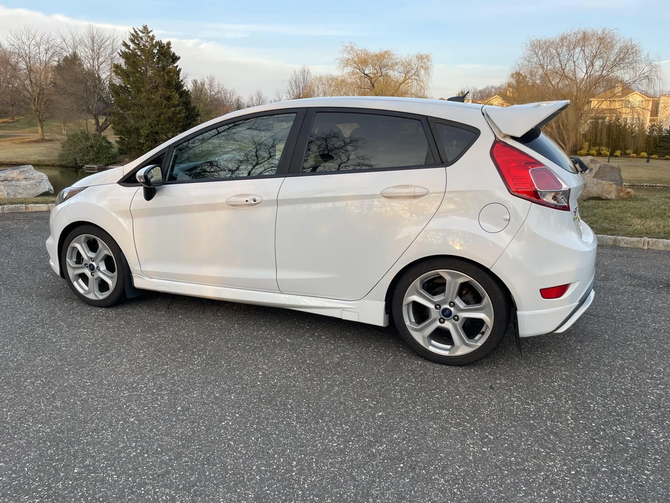 2015 Ford Fiesta - Image 15 of 31