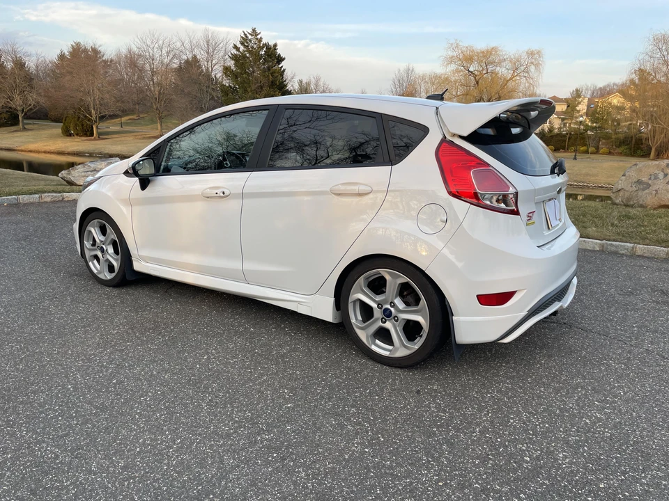 2015 Ford Fiesta - Image 17 of 31