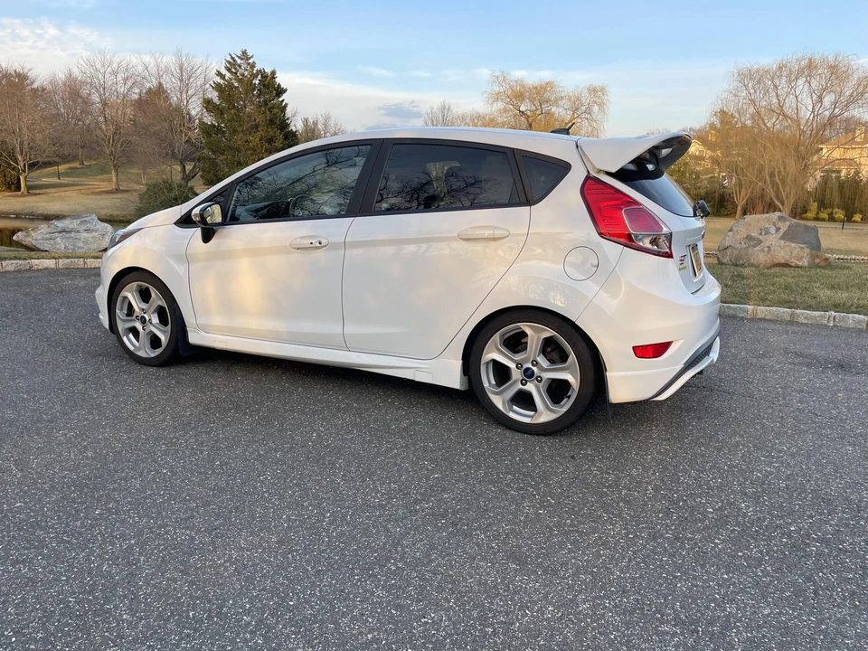 2015 Ford Fiesta - Image 16 of 31
